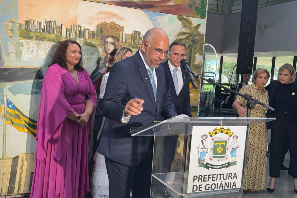 Rogério Cruz em último discurso como prefeito de Goiânia (Foto: Mais Goiás)