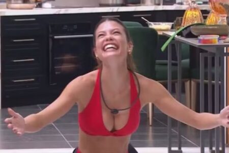 Atriz se atrasou para o sorteio das compras BBB 25: Vitória Strada consegue fazer cocô após mais de 10 dias