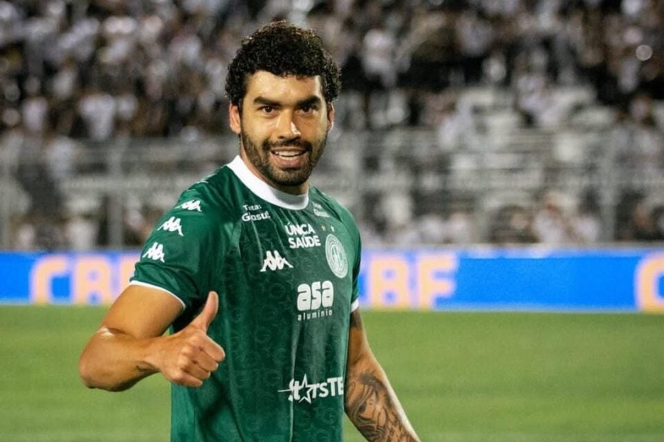 Bruno Mendes em jogo pelo Guarani