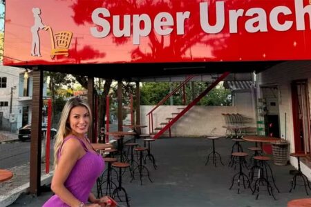 Andressa Urach anuncia abertura de supermercado com seu nome Ex-Fazenda possui uma linha de cosméticos e ainda pretende abrir uma igreja