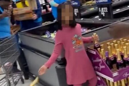 Cliente fala sobre caso da menina que destruiu loja nos EUA; vídeo Criança aparece furiosa quebrando garras e jogando itens no chão