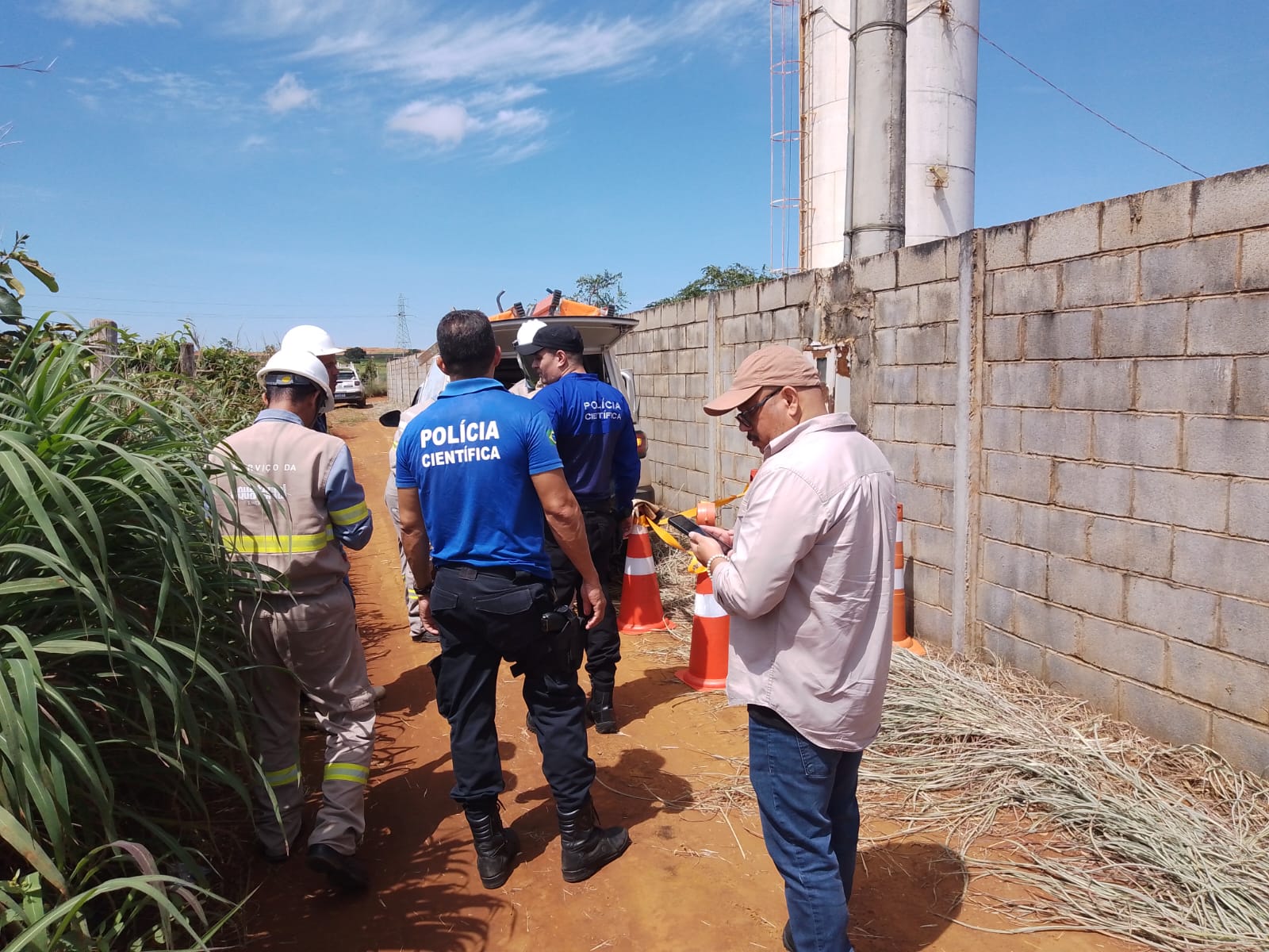 Técnicos da Equatorial no CT da Anapolina (Foto: Divulgação)