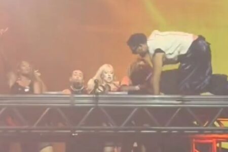 Pedro Sampaio no momento do show em que ele caiu (Foto: Reprodução)