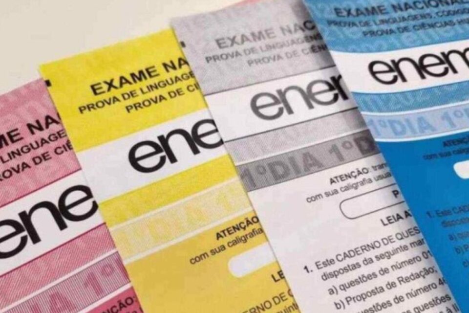 Cadernos do Enem (Foto: Divulgação/FTD)