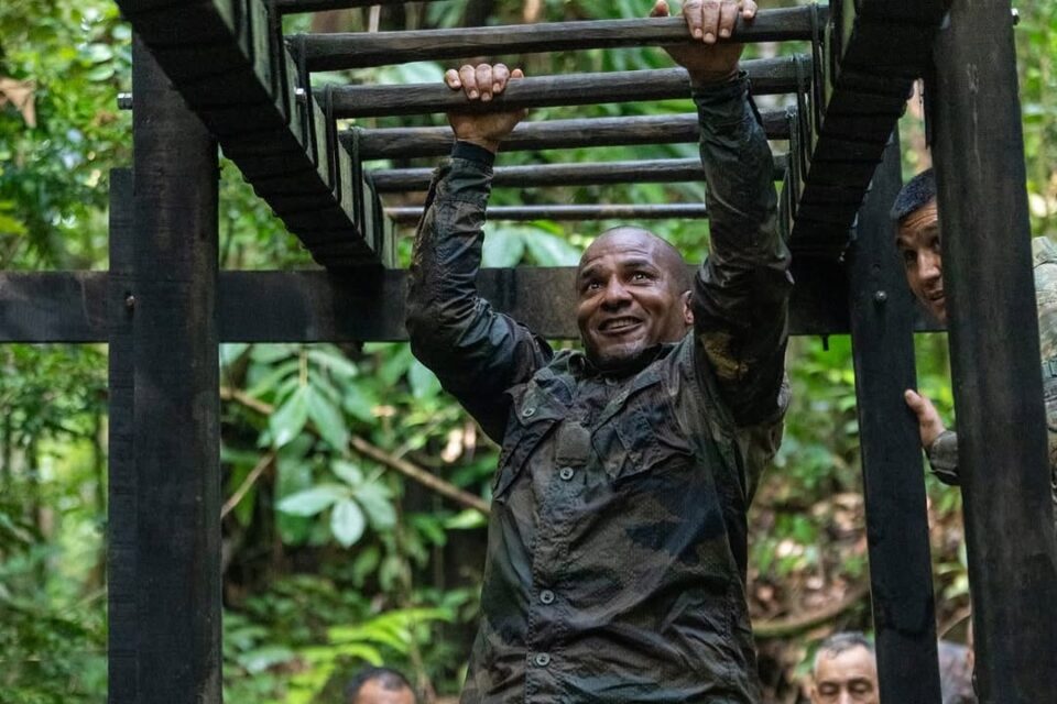 Malouda durante treino do exercito na Amazonas