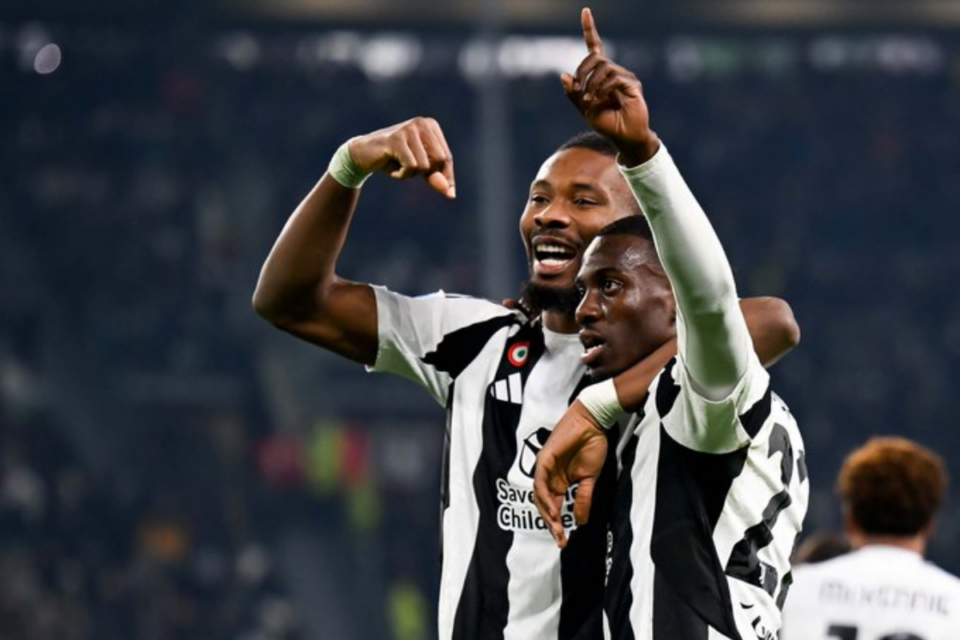 Jogadores da Juventus comemoram gol contra o Milan