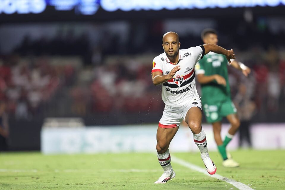Lucas Moura em jogo pelo São Paulo