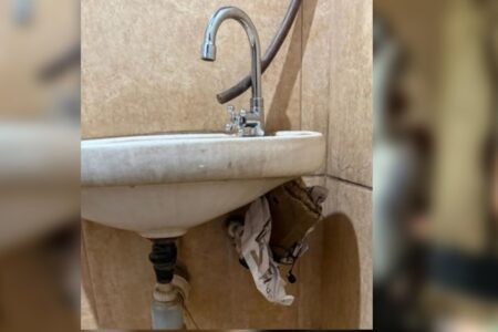 Homem é preso por gravar colegas de trabalho no banheiro da empresa, em Luziânia