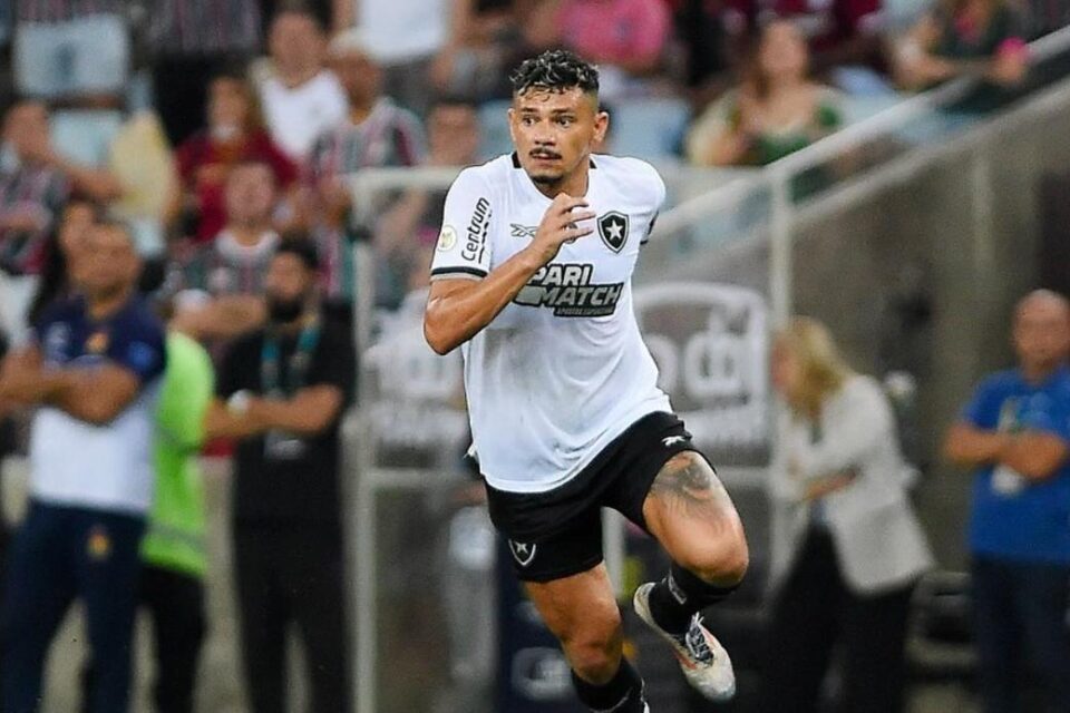 Botafogo se despede de Tiquinho