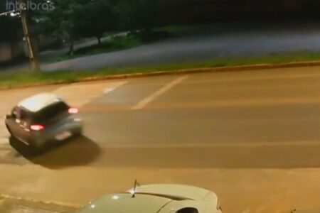 Motorista de aplicativo faz 'cavalo de pau' perto de viatura e evita assalto em Cidade Ocidental