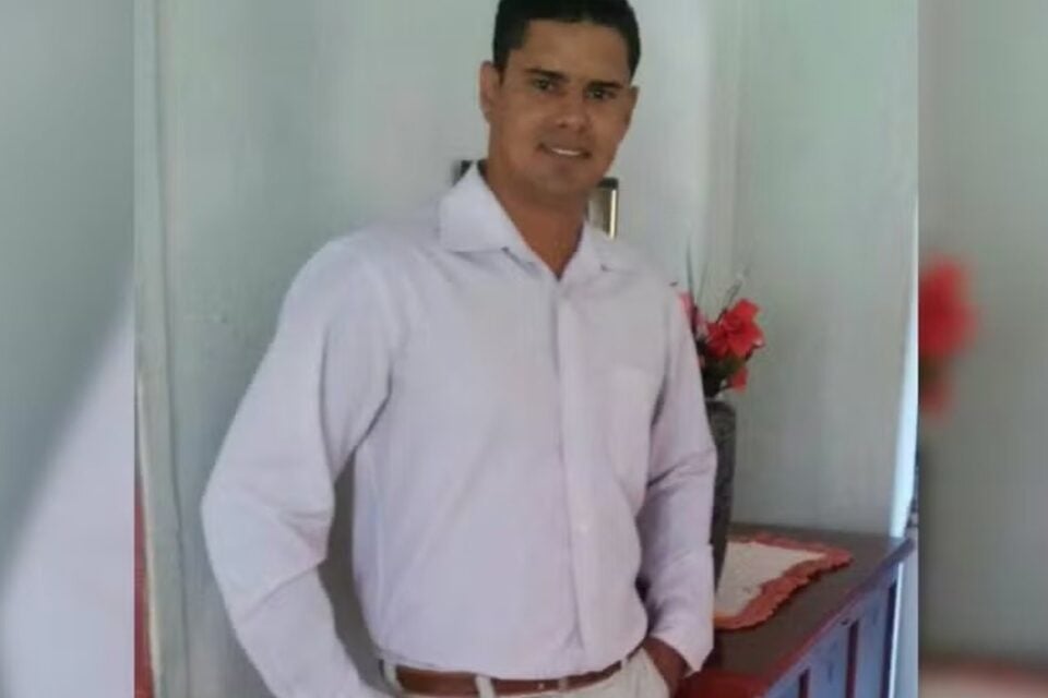 A imagem mostra uma foto de Yuri postada nas suas redes sociais pessoais