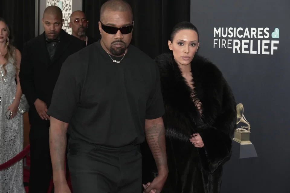 Quem é Bianca Censori, mulher de Kanye West que foi pelada ao Grammy