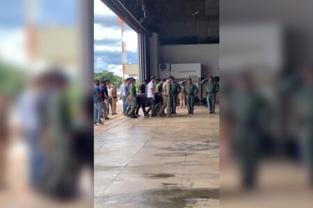Corpo de cabo do Bope morto em Niquelândia chega a Goiânia