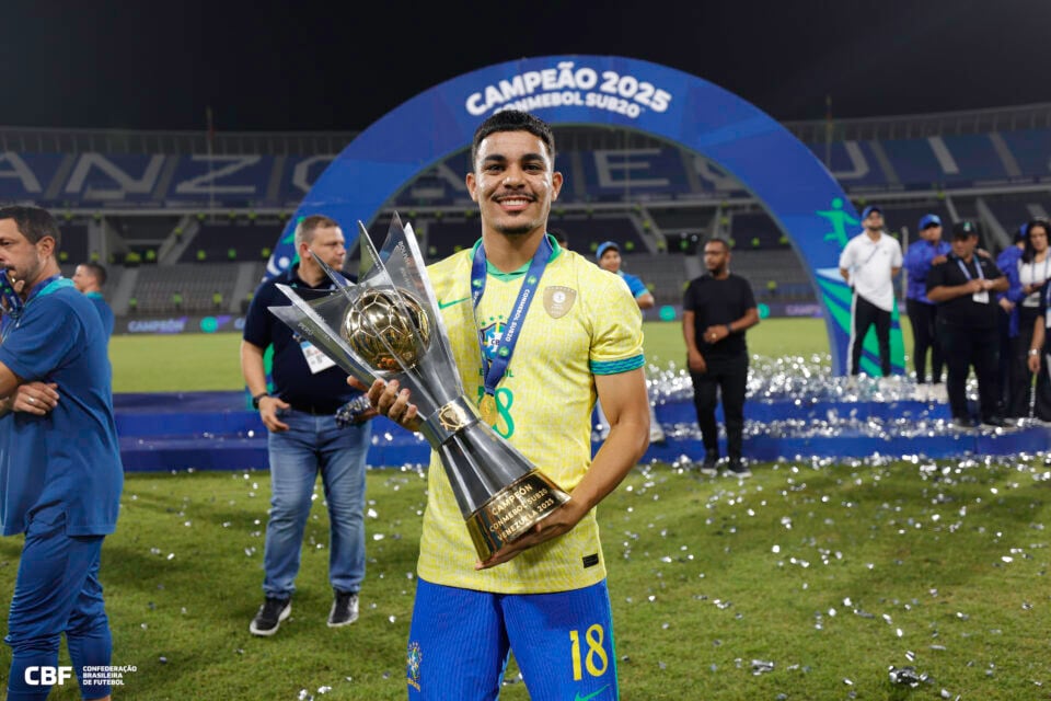 Kauan, meia da seleção sub-20