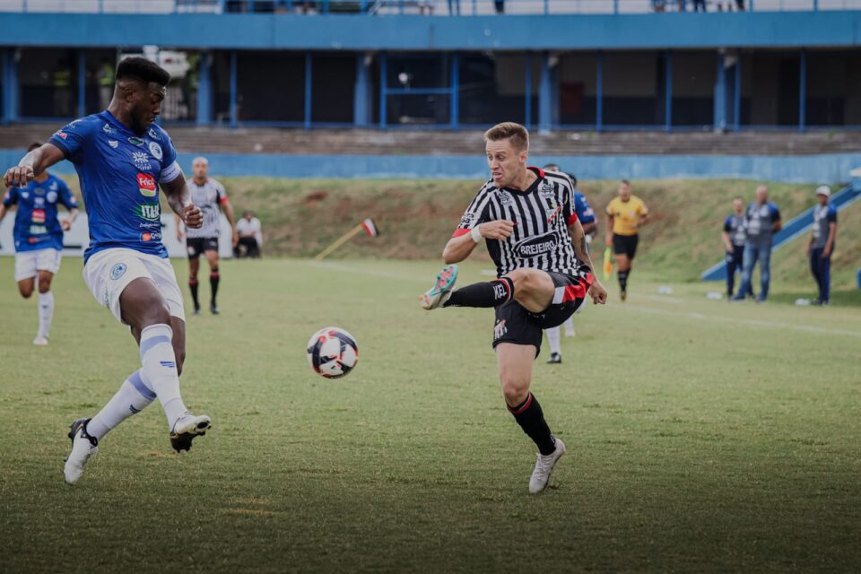 Anápolis vence Goianésia e confirma primeira colocação