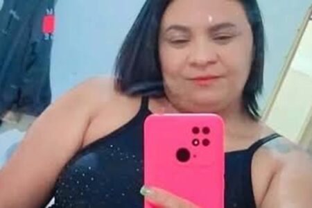 Moradora de Caldas Novas é a primeira vítima de feminicídio do ano em Goiás Silvânia de Castro foi morta a facadas dentro de sua própria casa