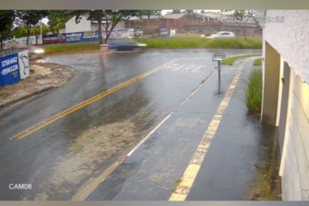 Câmeras de segurança registraram o momento do acidente (Foto: Reprodução)