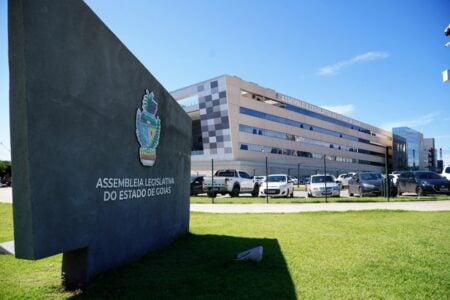 MBL Goiás entra com ação popular contra a compra de 42 SW4 pela Assembleia Legislativa