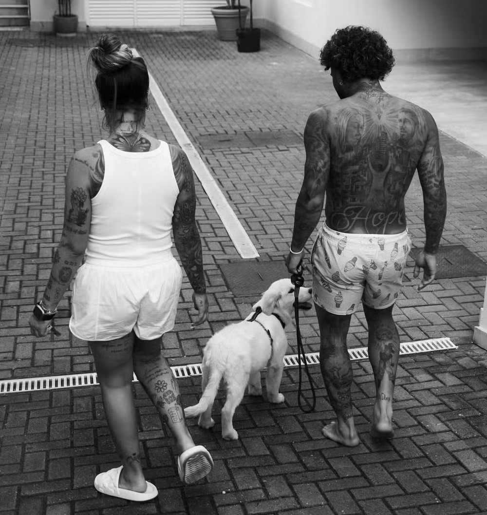 Gabigol posta fotos românticas com Rafaella Santos após reatar namoro pela quinta vez