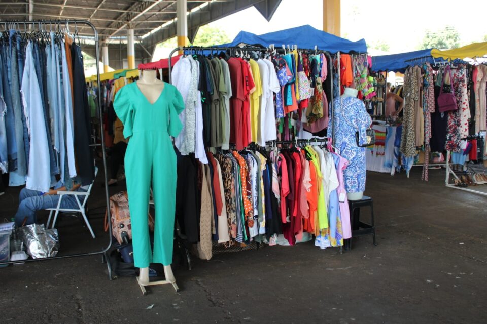 Feira de Brechós Cabide Rosa acontece neste sábado em Goiânia