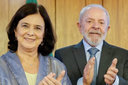 Lula e a ex-ministra da Saúde Nísia Trindade (Foto: Palácio do Planalto)
