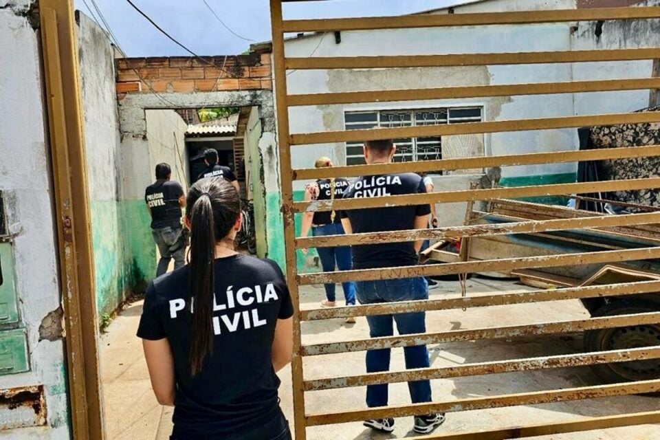 Polícia prende suspeito de furto a fardos de roupa avaliados em R$ 75 mil, em Goiânia