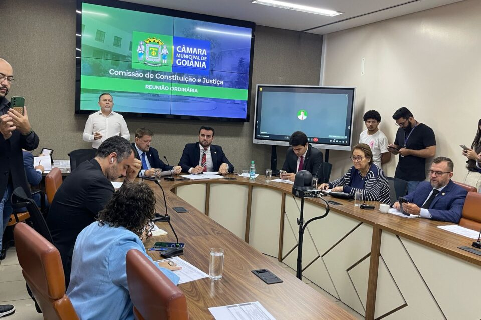 ccj-camara-de-goiania-reforma
