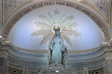 Imagem de Nossa Senhora das Graças vem da França para o Goiânia