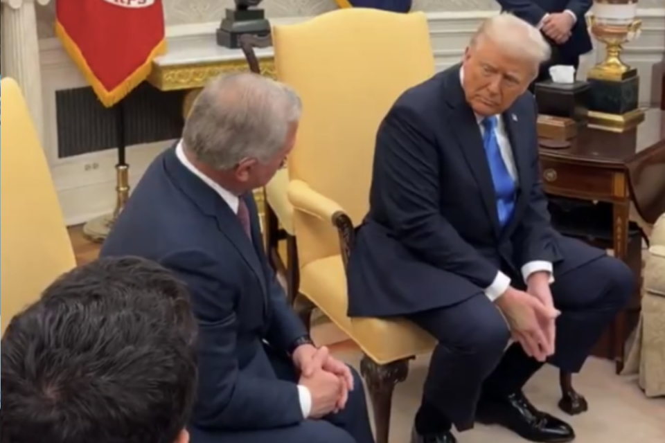 Trump e rei Abdullah, da Jordânia (Foto: Reprodução)