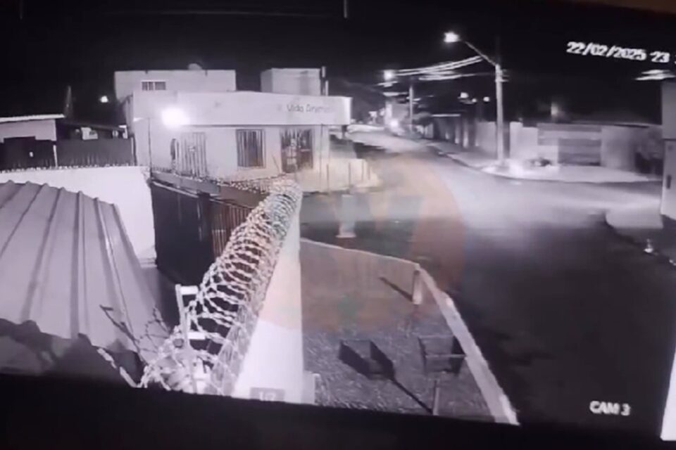Segundo envolvido foi preso por dirigir embriagado Motociclista morre após batida entre motos em Rio Verde; vídeo
