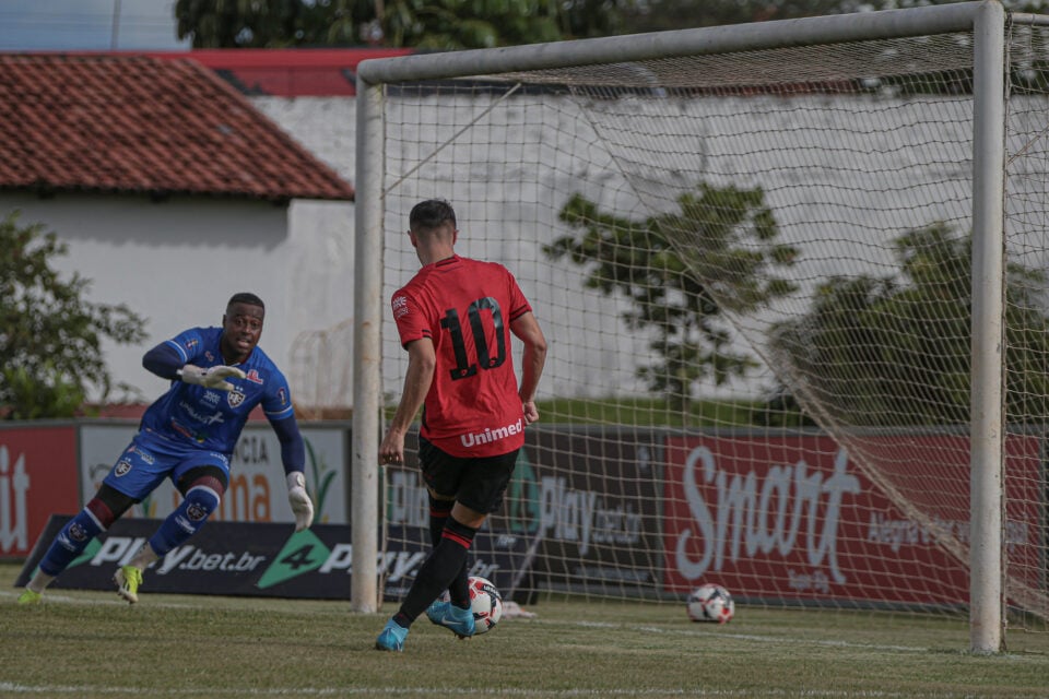 Atlético Goianiense goleia Inhumas no Goianão