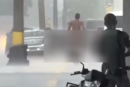 Homem nu passeia em rua próxima ao Detran, em Goiânia (Foto: Reprodução)