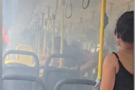 Celular explode no bolso de passageira em ônibus no Espírito Santo Coletivo foi esvaziado até a situação ser controlada