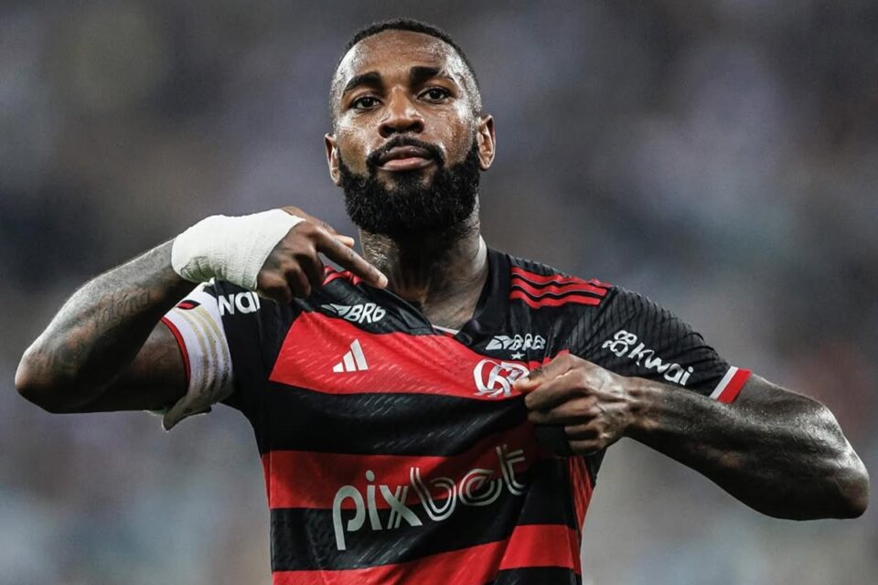 Gerson em jogo pelo Flamengo