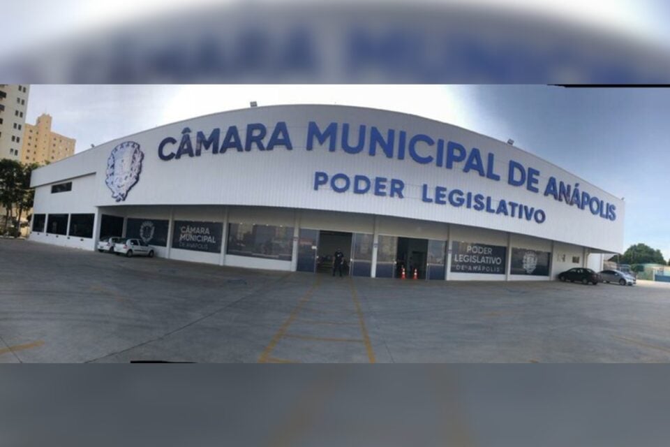 Corte em gabinetes vai economizar R$ 2,3 milhões ao ano, diz Câmara de Anápolis