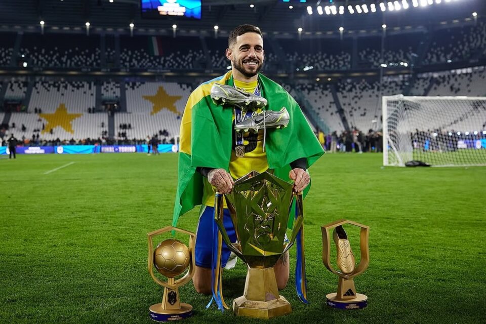 Kelvin Oliveira, comemora título pelo seleção brasileira de Fut7