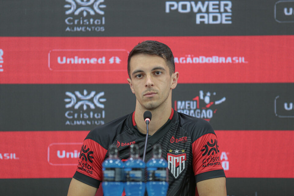 Shaylon comenta desempenho do Atlético-GO e ressalta crescimento dos times do interior