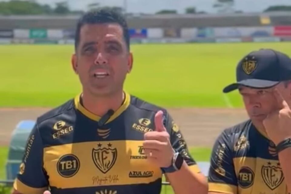 Presidente da Jataiense ao lado do prefeito de Jataí