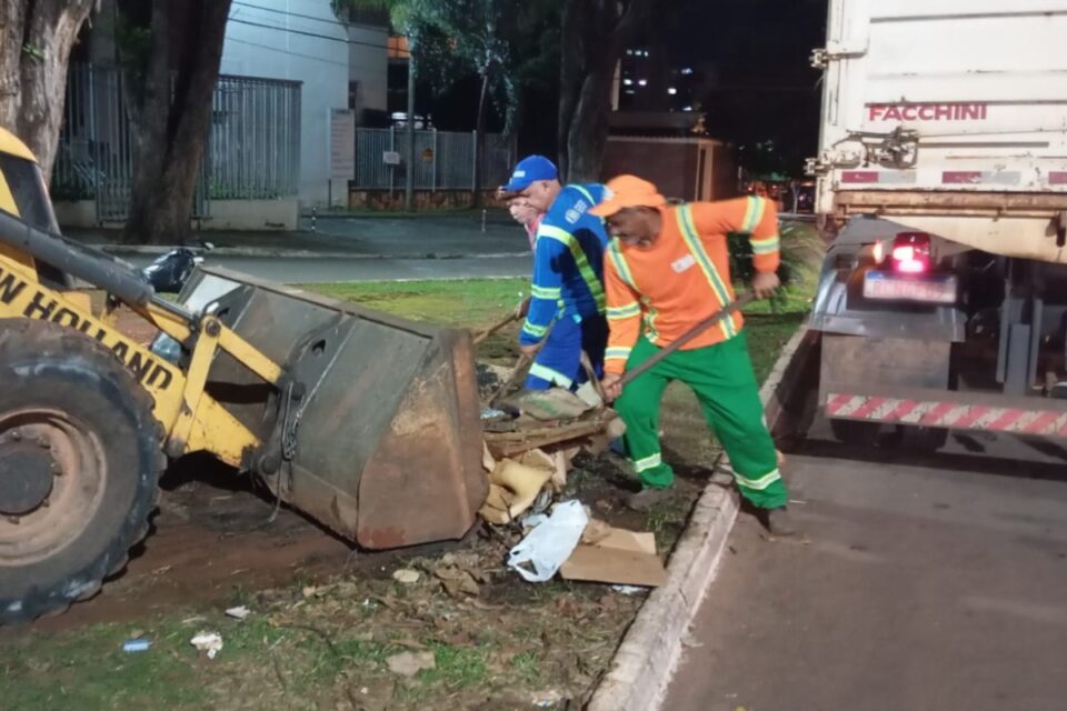 Comurg retira 400 kg de lixo por dia em ruas de Goiânia