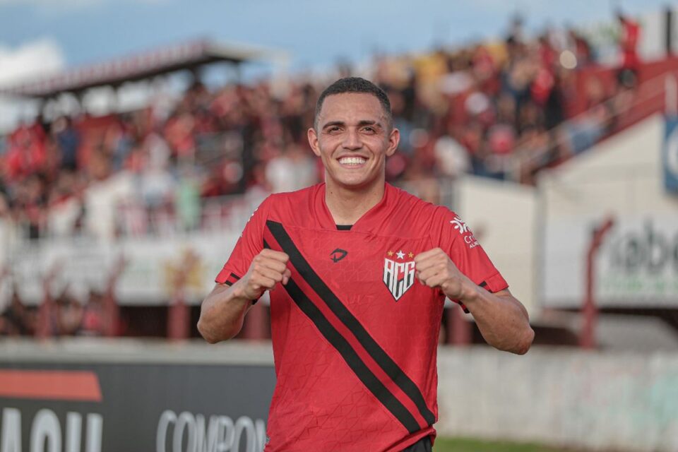 Marcelinho em jogo pelo Atlético Goianiense