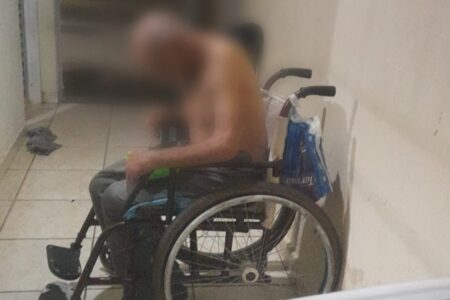 Mulher é presa por maus-tratos e exploração do pai idoso, em Goiânia