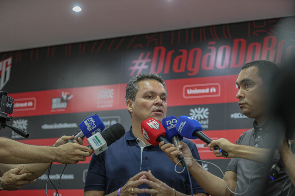 "Precisamos ser mais efetivos": Adson Batista avalia vitória do Atlético-GO e projeta decisão na Copa do Brasil