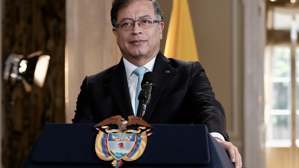 Petro disse que droga é ilegal porque sai da América Latina Presidente da Colômbia diz que cocaína não é pior que o uísque