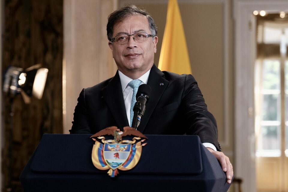 Petro disse que droga é ilegal porque sai da América Latina Presidente da Colômbia diz que cocaína não é pior que o uísque