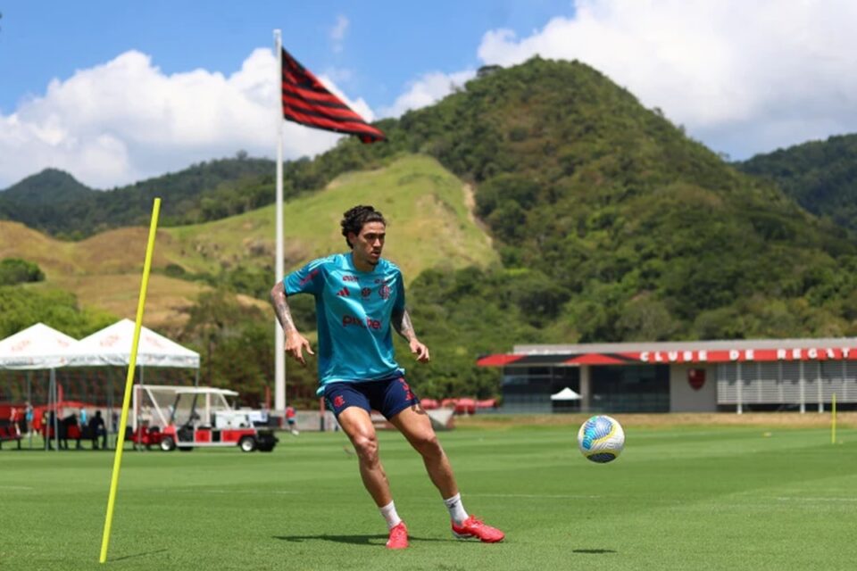 Pedro em treino no Flamengo