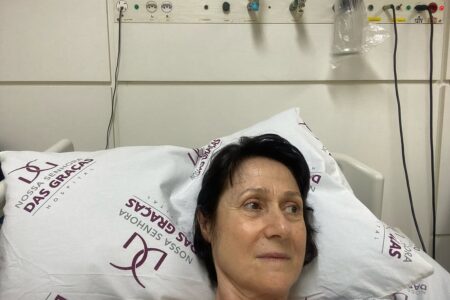 Zezé Polessa passa mal após comer feijoada vegana e cancela peça Atriz precisou desmarcar espetáculo 'Os Olhos de Nara Leão' em Curitiba