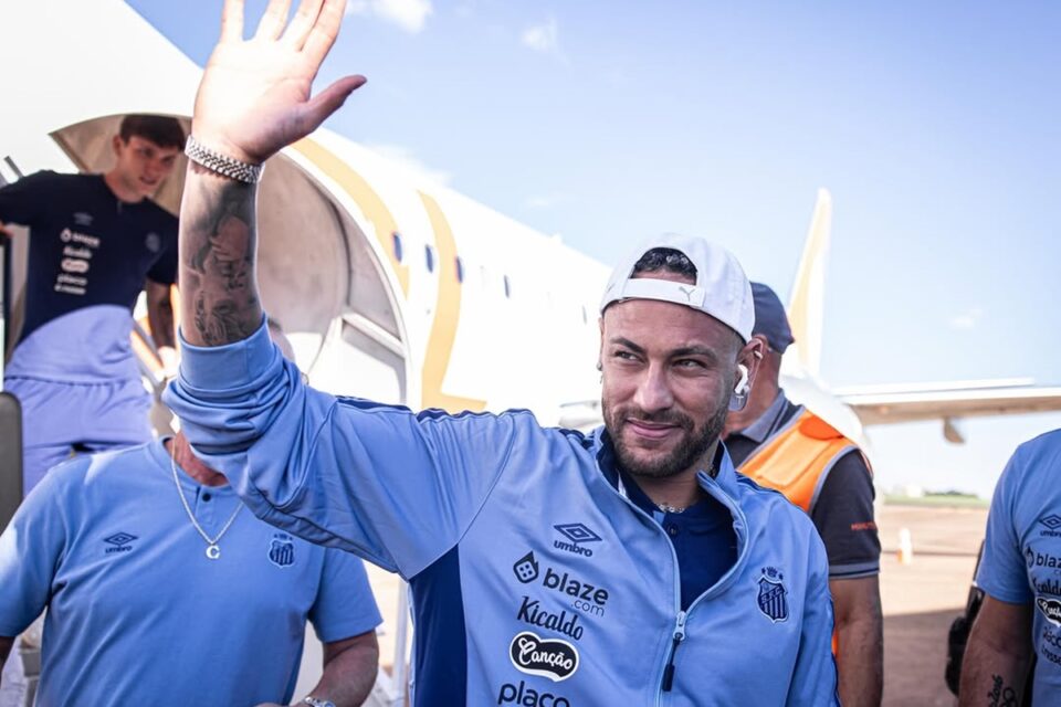 Neymar participa de todas as decisões dentro do Santos