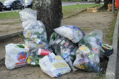 Medidas visam evitar que aterros e lixões virem criadouros do Aedes (Foto: Agência Brasil)