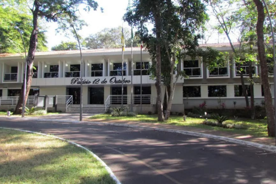 Prefeitura de Itumbiara abre concurso com salários de até R$ 8 mil