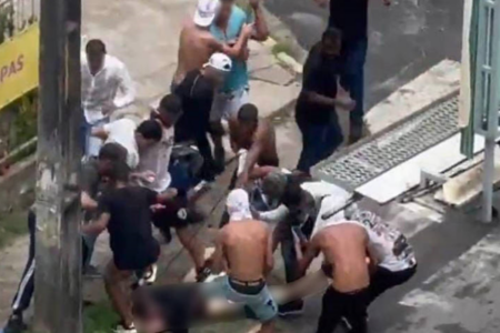 Briga de torcidas no Recife (Foto: Reprodução/Twitter)